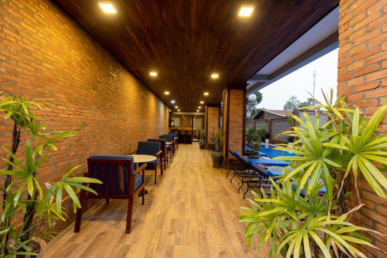 Blanc Smith Hotel 시엠리아프 외부 사진