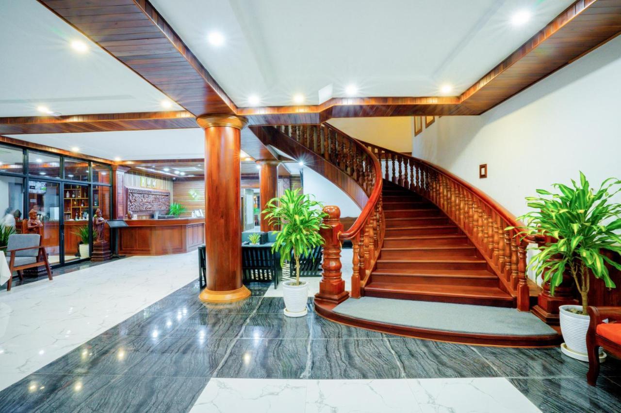 Blanc Smith Hotel 시엠리아프 외부 사진